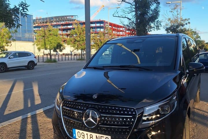 Transfer Barcelona to Port Airport and hotels