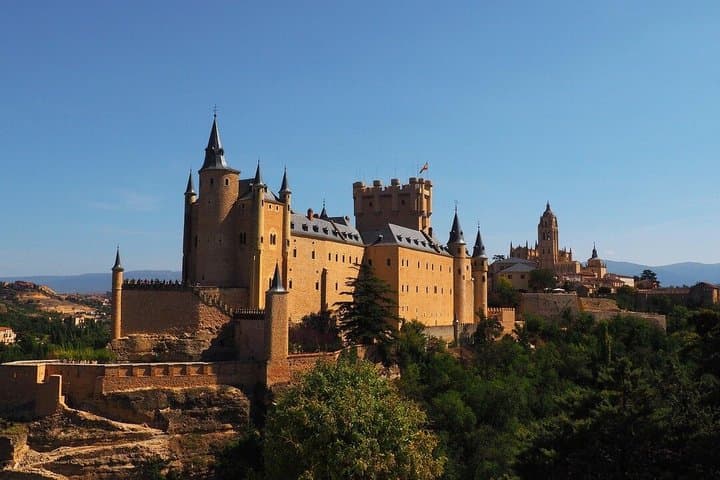 Private Day Trip to Ávila and Segovia from Madrid
