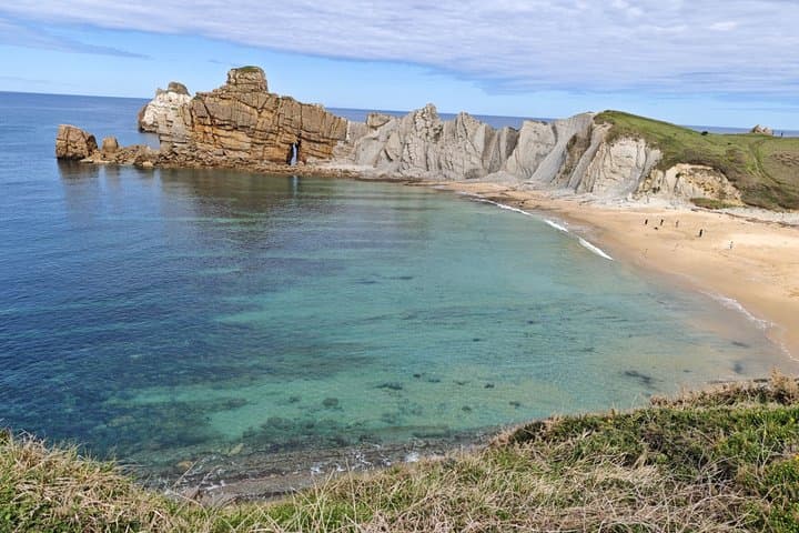 Scenic Hikes along Costa Quebrada