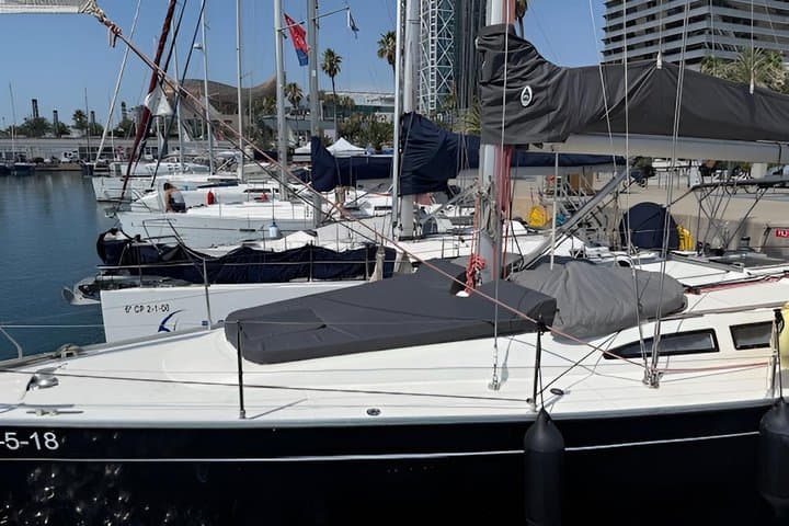Big sailboat until 12 passengers + crew from Barcelona with Cava