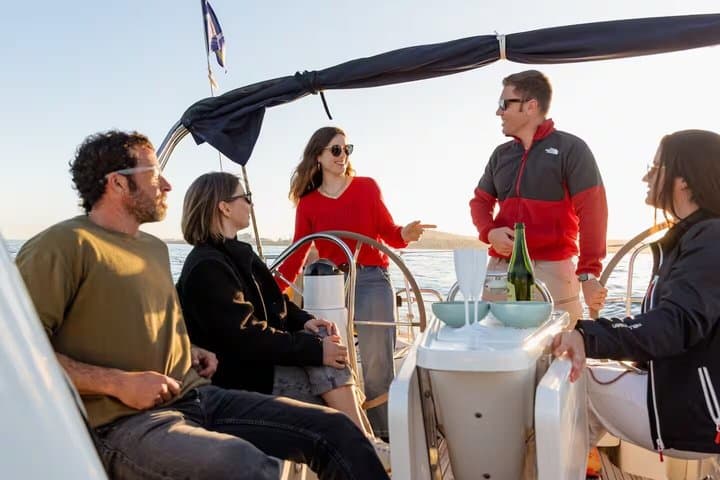 Barcelona 1-hour Private Boat Trip with Cava and Snacks