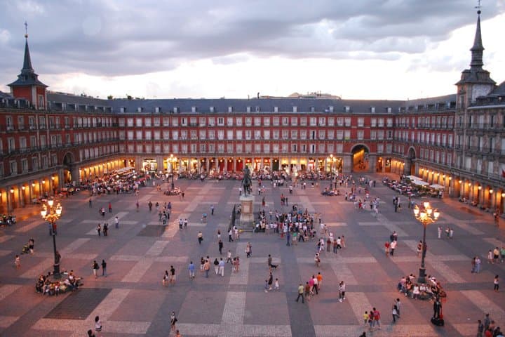 Madrid Half-Day Small Group Tour with Royal Palace & Hotel Pickup