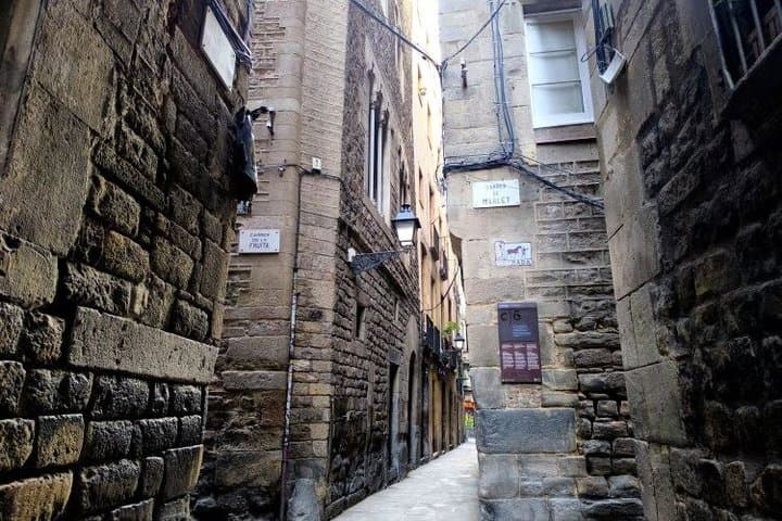 Private Self Guided Audio Tour in Gothic Quarter Barcelona