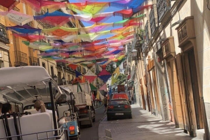The maximum of Madrid in the minimum time: Tour in Tuk Tuk Eco
