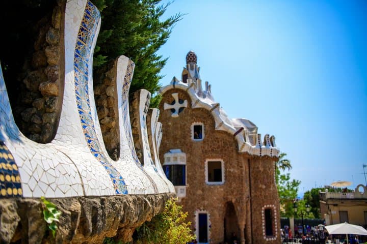 Barcelona Guided tour of Parc Güell in Premium Group