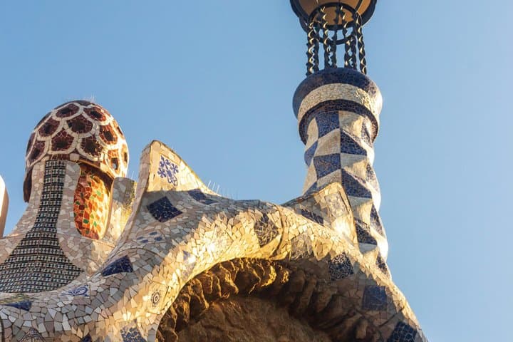 Barcelona Guided tour of Parc Güell in Premium Group