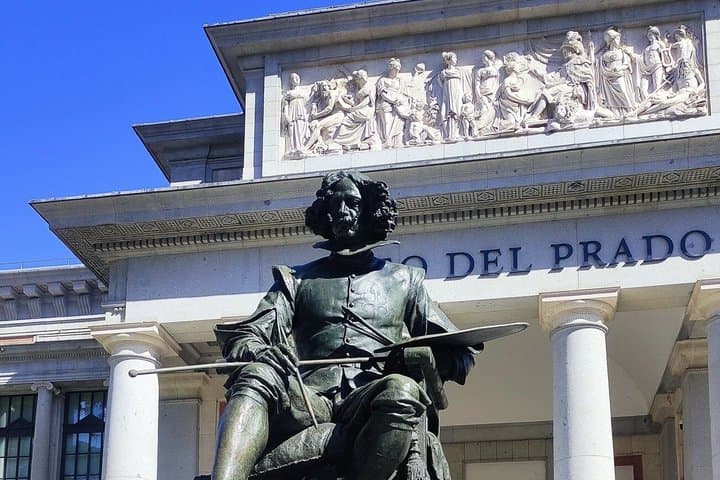 Madrid: Private Prado Museum Tour & Retiro Park by Bike