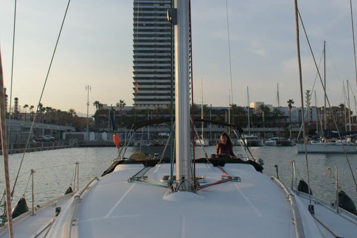 Barcelona Sailing Tour with Drinks and Snacks