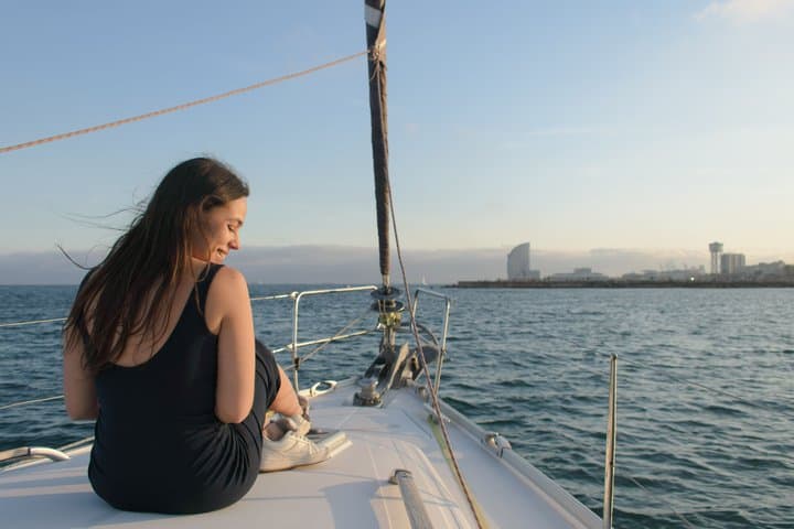 Barcelona Sailing Tour with Drinks and Snacks