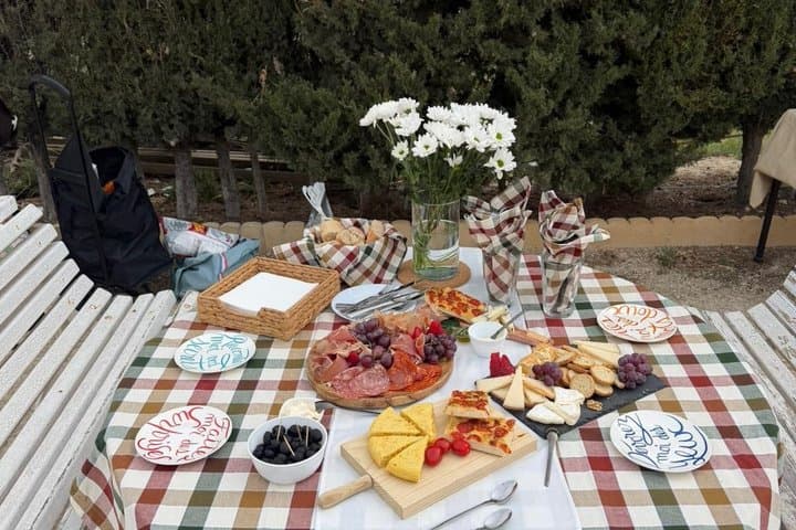 Alicante: Private Horse Ride + Brunch or Wine Tasting + Pick-up