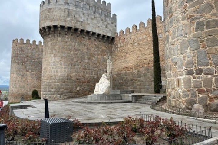 Private Tour Ávila and Segovia From Madrid with Official Guide