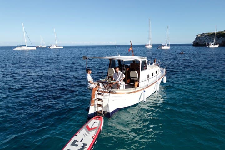 Private Tour in LLAÜT a Calo d’es Moro in 2 hours