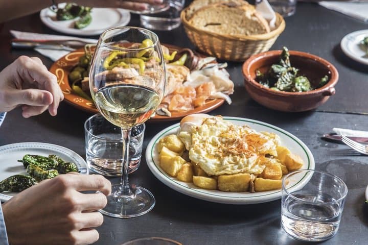 The Original Palma Tapas & Wine Tour by Night