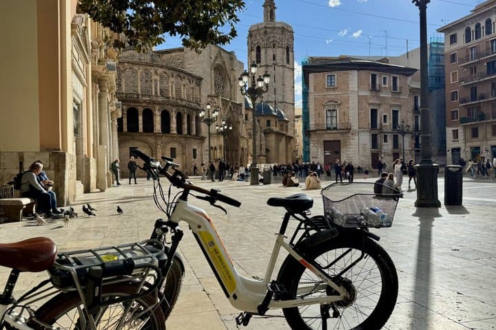Valencia Easy Bike Tour: No Rush, Just Enjoy