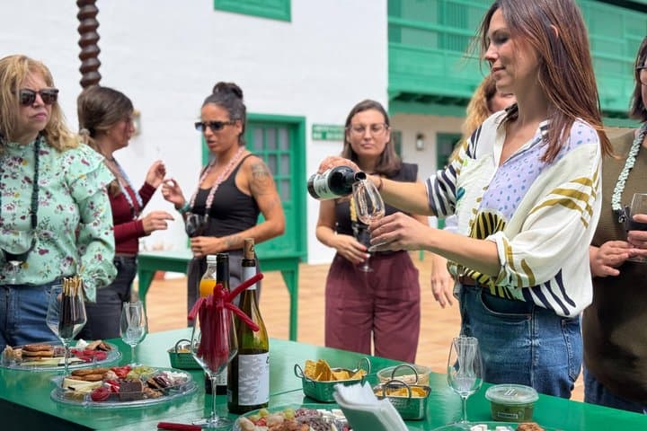 Lanzarote: Wines and Cheese Tasting at Campesino Monument