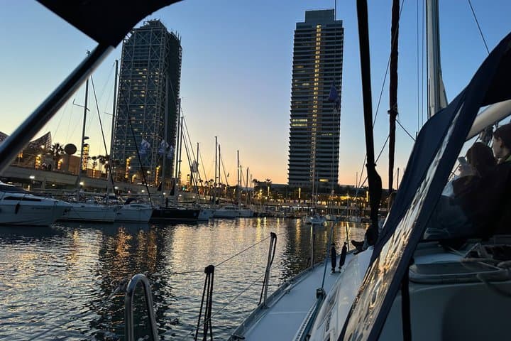 Sunset boat tour of Barcelona with open bar cava