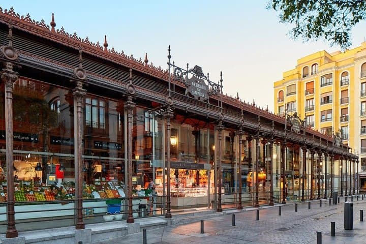 Exclusive Private Royal Palace & Historic Madrid Walking Tour