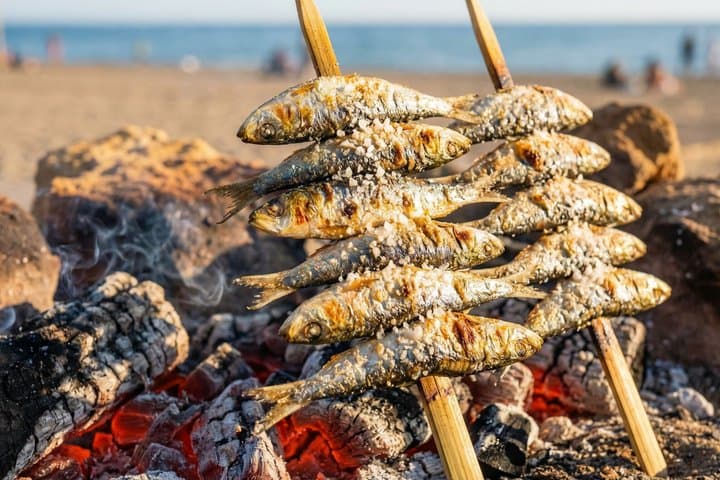 Malaga Bike Tour: Fresh Grilled Sardines & Beachside Tasting