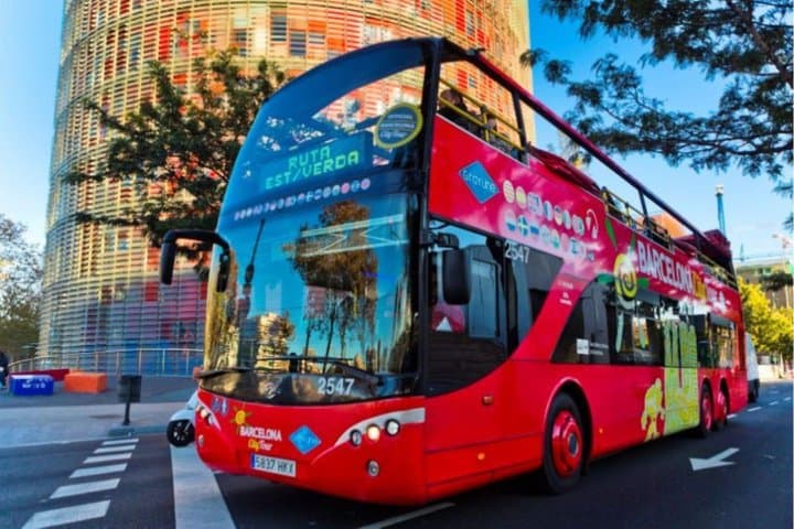 Barcelona La Sagrada Familia entry & 24 hrs. Hop-On Hop-Off Bus