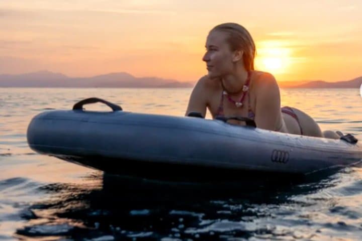 Estepona: Fly above the water with an electric surf board w foil