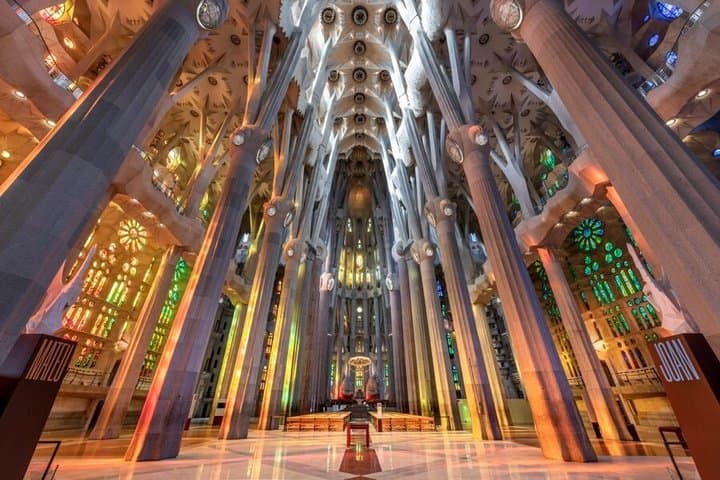 Sagrada Familia Semi Private Tour Skip-the-line