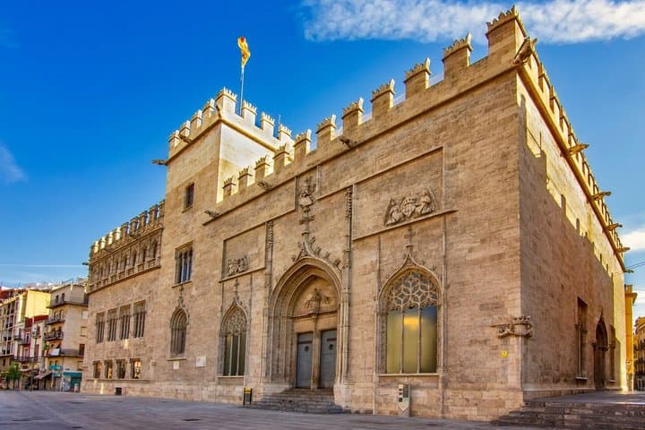 Valencia La Lonja de la Seda Tour with Fast Track Entry