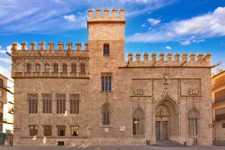 Valencia La Lonja de la Seda Tour with Fast Track Entry