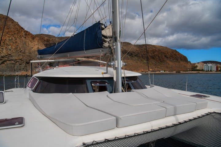 Private catamaran charter 4 hrs