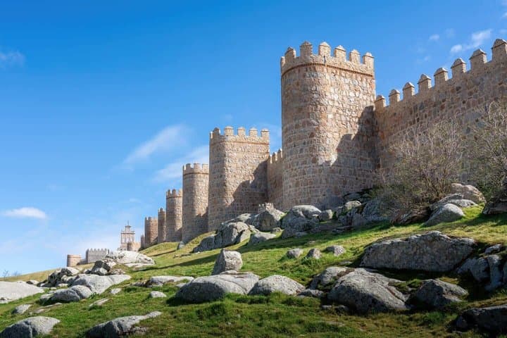 Hello Avila: Private 2-Hour Intro City Walk with Local Guide