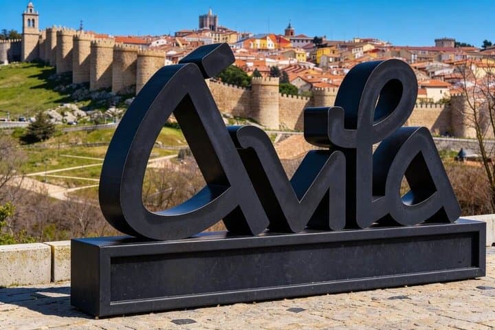 Hello Avila: Private 2-Hour Intro City Walk with Local Guide