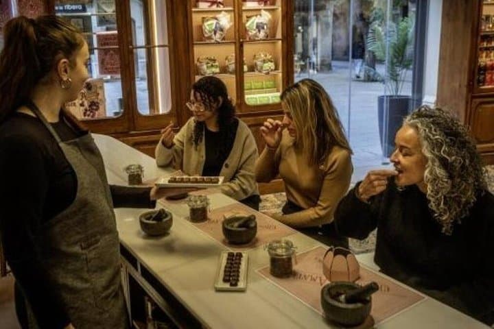 El Born Dragon Hunt and Chocolate Workshop