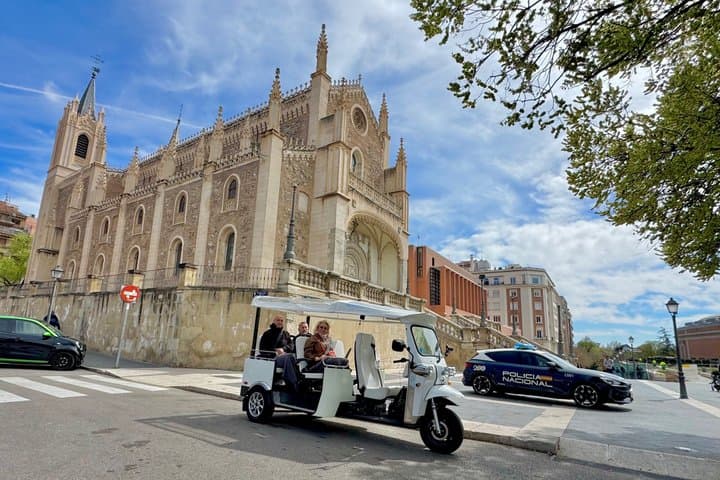 Explore all of Madrid in Record Time: Tour in Electric Tuk Tuk