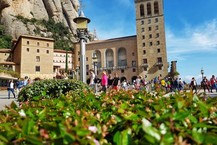 Montserrat Half-Day Easygoing Guided Tour