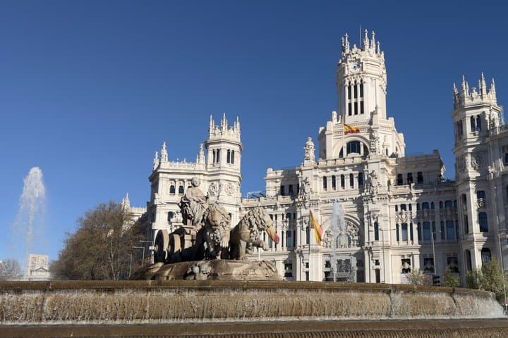 More Madrid in less time: Tour in Tuk Tuk Electric