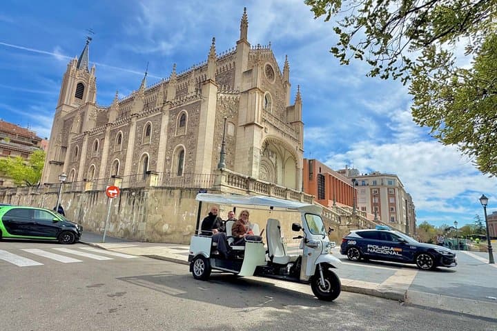 More Madrid in less time: Tour in Tuk Tuk Electric
