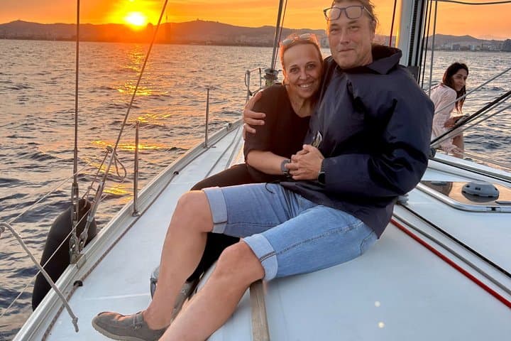 Barcelona Sunset Sailing Cruise with Drinks and Snacks