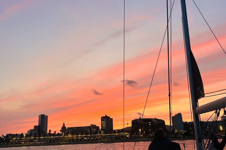 Barcelona Sunset Sailing Cruise with Drinks and Snacks
