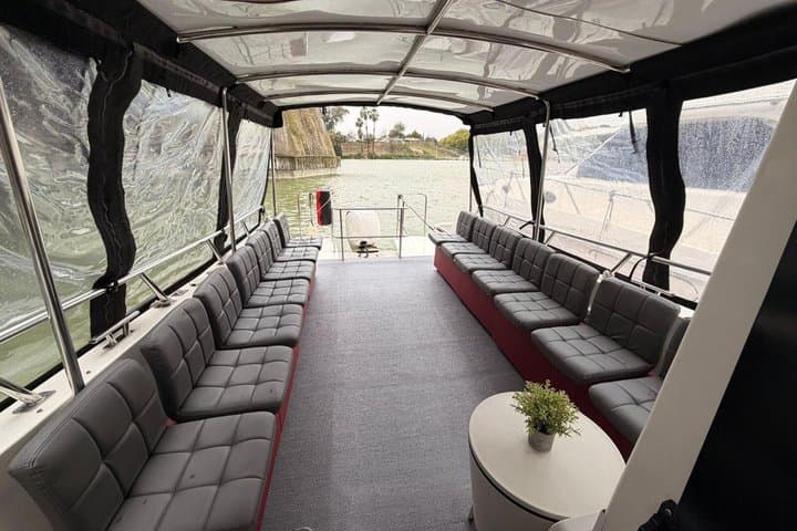 1 Hour Private Boat Rental on the Guadalquivir