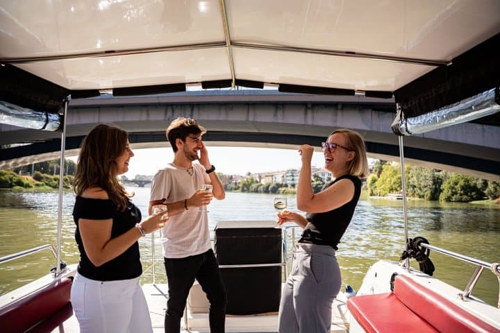 1 Hour Private Boat Rental on the Guadalquivir