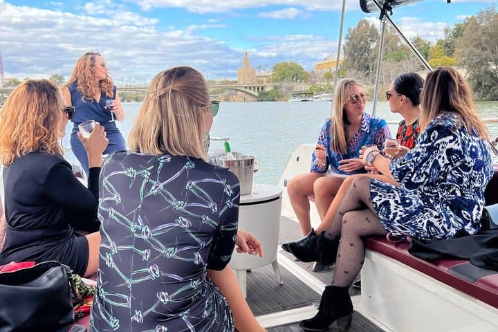 1 Hour Private Boat Rental on the Guadalquivir