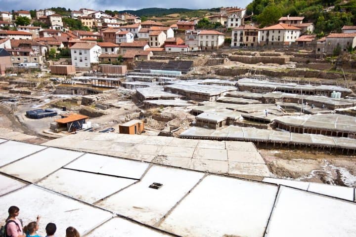 Vitoria Guided Tour and Añana Salt Valley