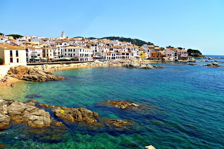 Girona and Costa Brava Coves Walking Tour