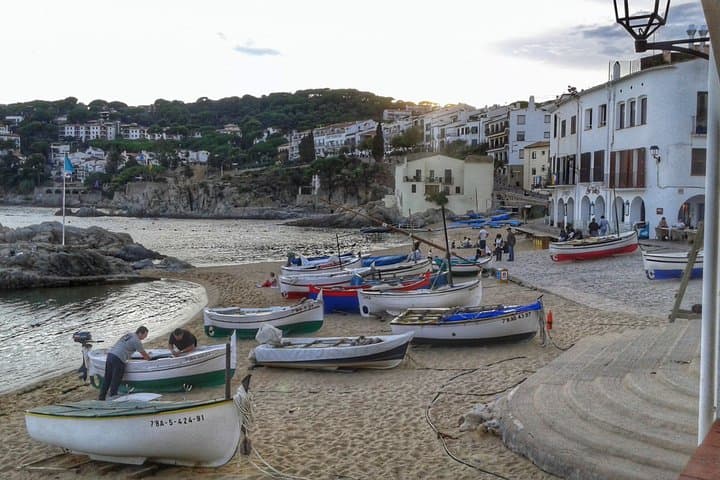 Girona and Costa Brava Coves Walking Tour