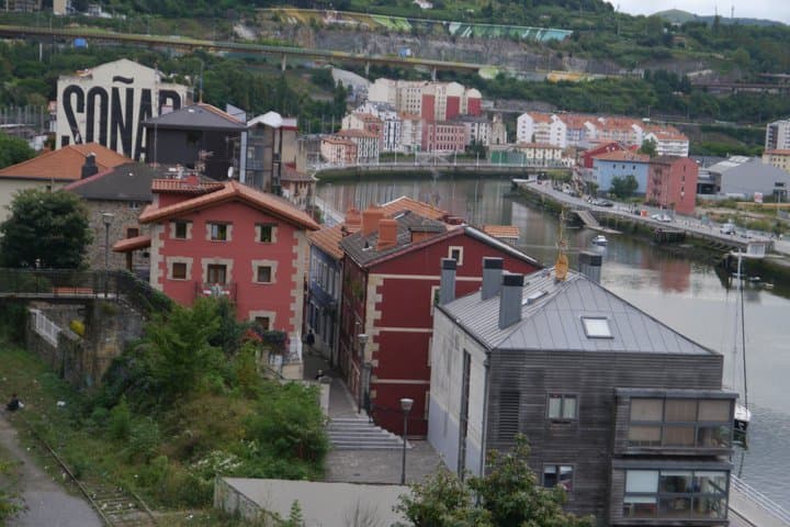 The Guggenheim Effect and the modern architecture of Bilbao