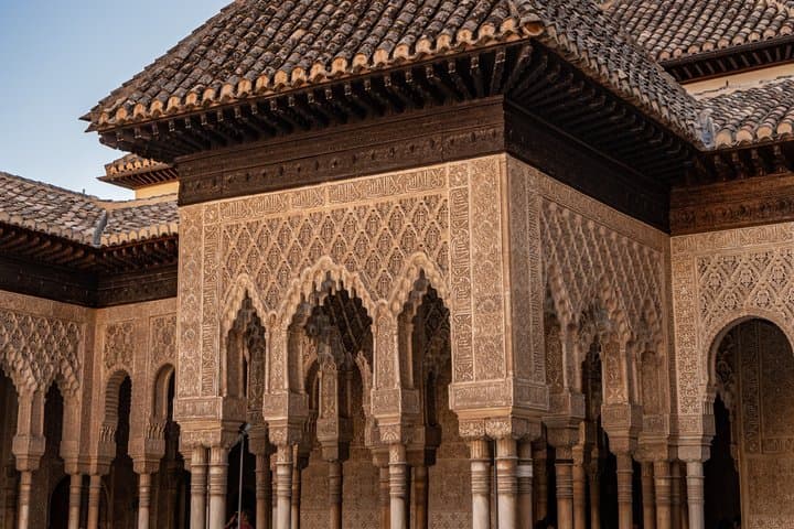 Discover Granada : Alhambra Tour or Free Time from Malaga