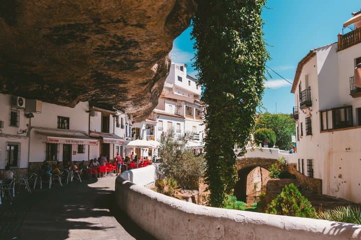 Fom Costa del Sol: Ronda and Setenil Tour with Tasting Experience