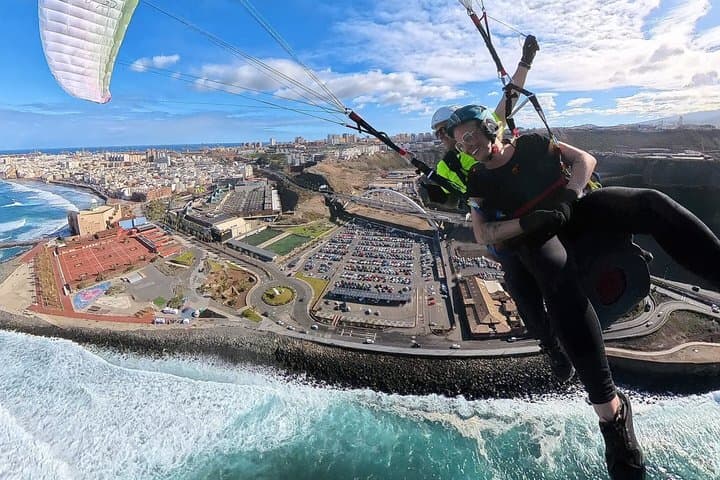 Gran Canaria Paragliding hands on experience with pilot