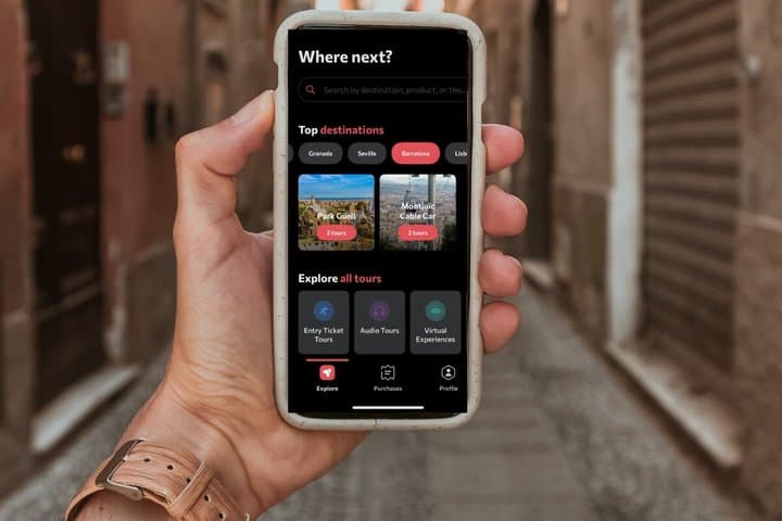 Moco Museum & Montjuïc Cable Car Tickets with 3 Audio Guides