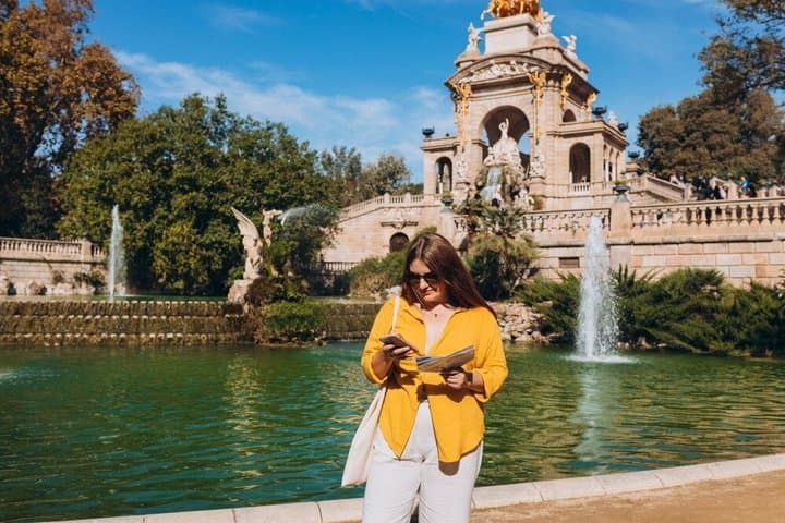 MoCo Museum Barcelona E-Ticket with Audio Guide and City Tour