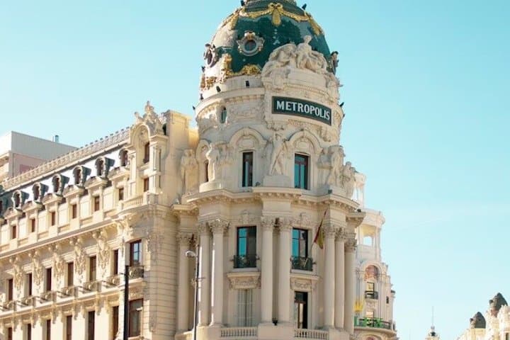 Private tour 4 or 8 hours. Madrid, Segovia, Toledo, Avila and more